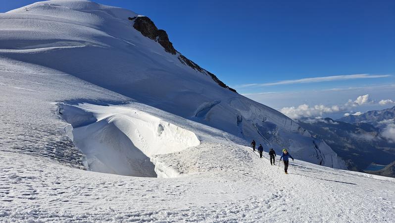 Monte Rosa Pyramide Itinerario dal rifugio Gabiet alla piramide Vincent sul monte Rosa | L ...