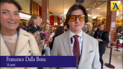 Francesco, 16 anni di Salò, in prima fila all'Ariston con la mamma ...