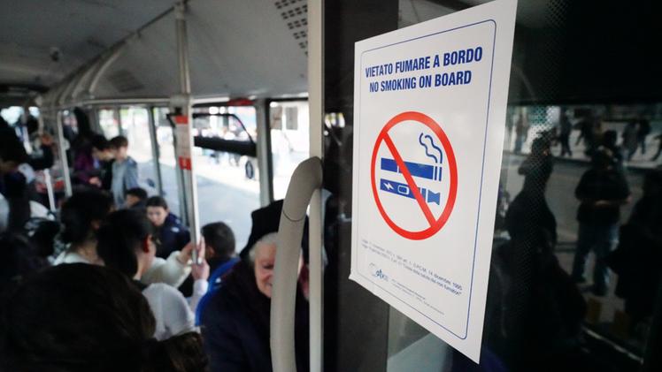 Divieto di fumo sui bus, gli autisti contro i bulli con le sigarette: Se osiamo richiamarli, scatta l'aggressione | L'Arena Divieto di fumo sui bus, gli autisti contro i bulli con le sigarette: Se osiamo richiamarli, scatta l'aggressione | L'Arena