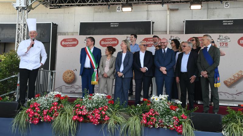 https://gfx.larena.it/image/contentid/policy:1.12710770:1749912235/image.jpg?f=16x9&h=450&w=800&$p$f$h$w=7061f55