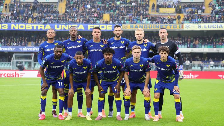 L'11 iniziale del Verona sceso in campo contro l'Inter