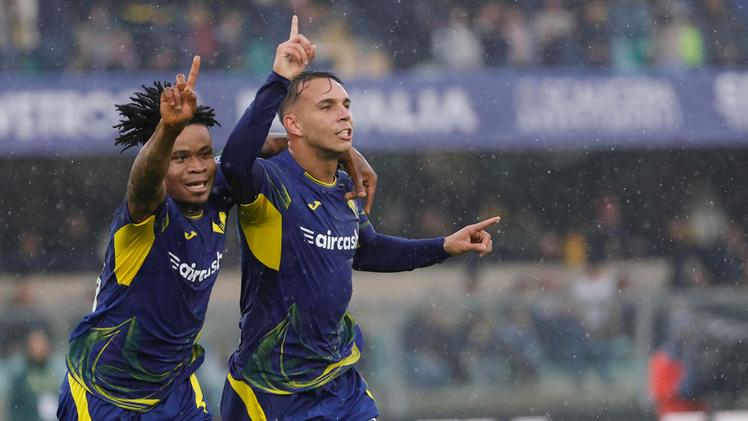 Felici Orban e Giovane. In festa dopo il gol all'Inter