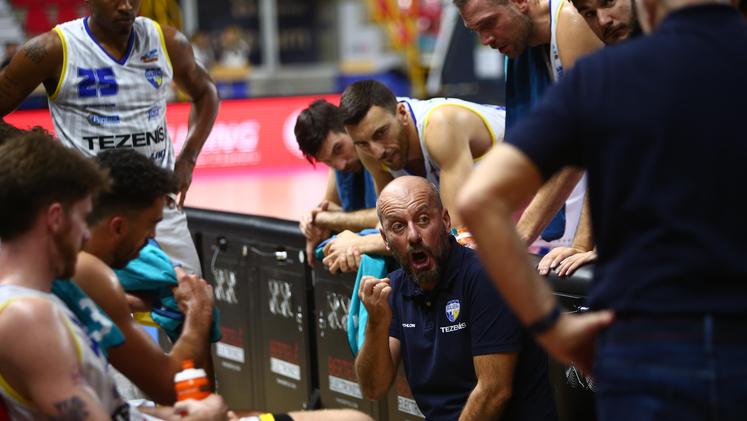 Il tecnico della Tezenis Verona Demis Cavina