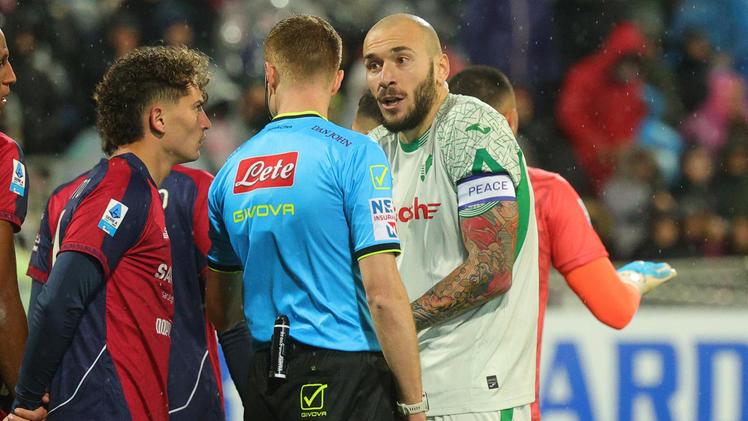 Almeno tre parate pesanti di Perilli a Cagliari