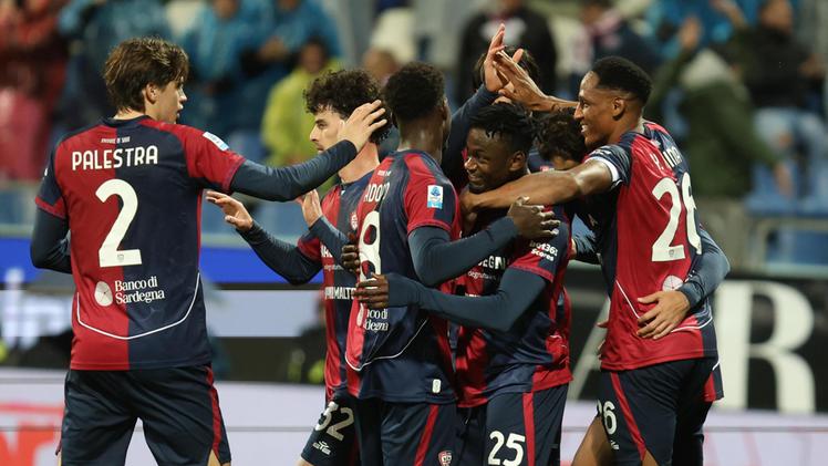 Festa completa per il Cagliari, travolto il Verona