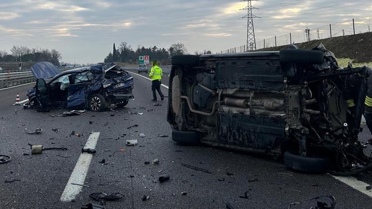 Pauroso incidente tra due auto sulla A4 tra Peschiera e Sommacampagna