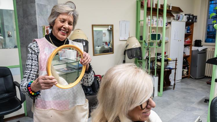 Carla Beretta, classe 1937, esercita la professione da 55 anni