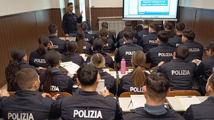 Il corso per agenti di polizia di Stato a Peschiera