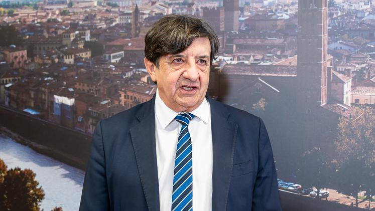 Gianni Oliva nella redazione de L'Arena (foto Marchiori)