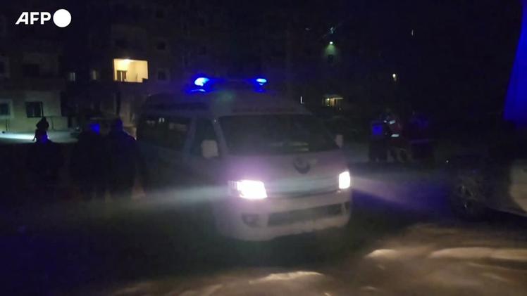 Colipito Ripatalo Video: Colpito un edificio a Baalbek e un hotel a Beirut, almeno 10 ...