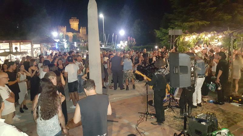 Musica contro la morale al bando. Scoppia il caso dell’ordinanza