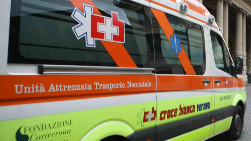 Violento scontro tra auto e moto a Soave: ferito in modo grave il motociclista