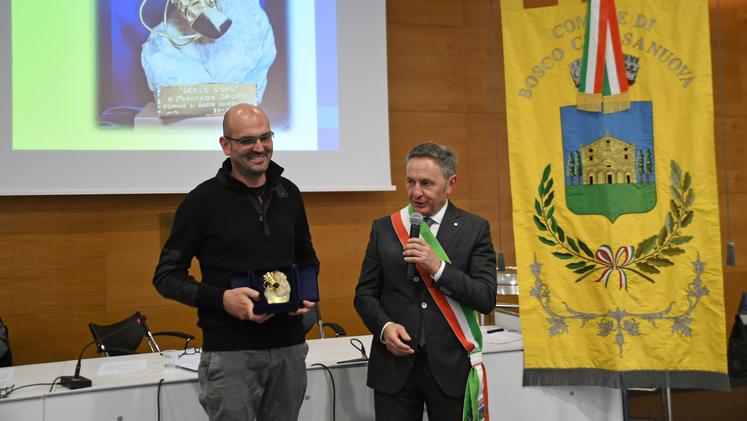 Francesco Sauro premiato da Claudio Melotti