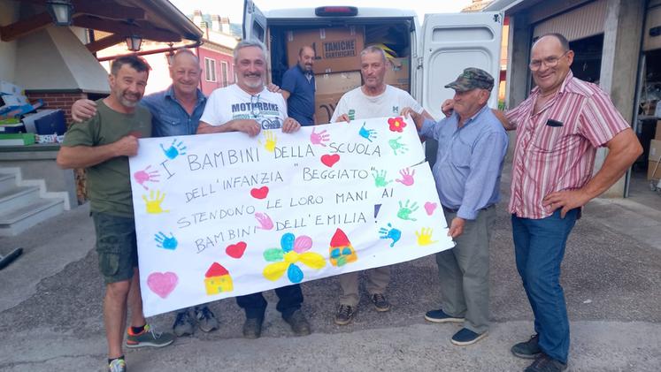 Dall'Est veronese volontari in partenza per le zone alluvionate dell'Emilia Romagna (foto Dalli Cani)