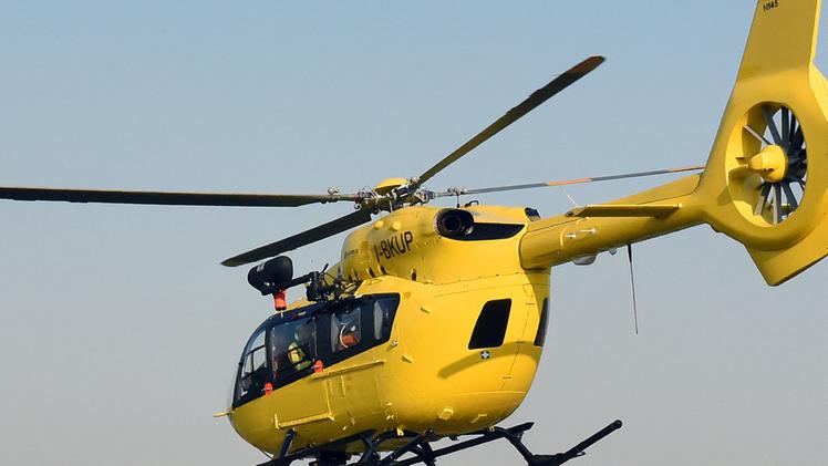 L’elicottero di Verona Emergenza che ha trasferito il ciclista in ospedale