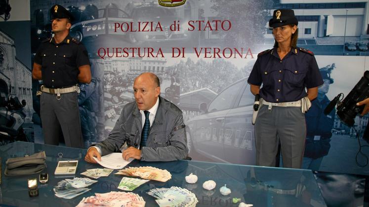 Michele Festa, gl’ex poliziotto che arrestò due volte Maniero, concluse la sua carriera come sostituto commissario alla questura di Verona.