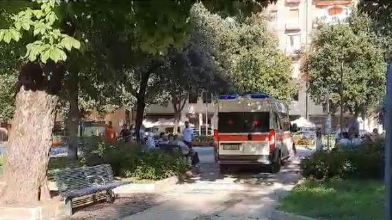L'ambulanza in piazza Pradaval (Vaccari)