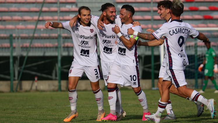 Esultanza della Virtus Verona nella partita contro Atalanta U23 (fotoExpress)