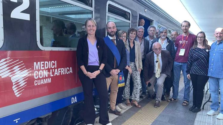 La partenza del treno della salute da Verona Porta Nuova, alla presenza delle autorità