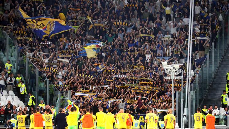 I tifosi del Verona in una gara allo Juventus Stadium