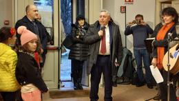 L'ambasciatore del Cile in Italia, Ennio Vivaldi, in visita alla mostra di Mono Carrasco a Villa Venier (Perina)