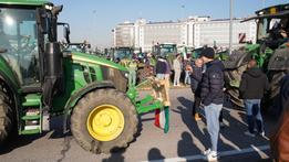 La protesta degli agricoltori veronesi al Mercato Ortofrutticolo