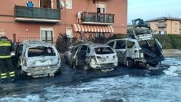 Auto in fiamme a Ospedaletto (Zanini)