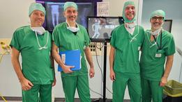 L'équipe di chirurgia ortopedica dell'Ospedale Pederzoli di Peschiera