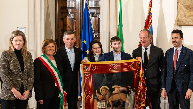 Matteo Ridolfi a Palazzo Balbi con i genitori, il sindaco di Colognola e il presidente del Veneto Luca Zaia