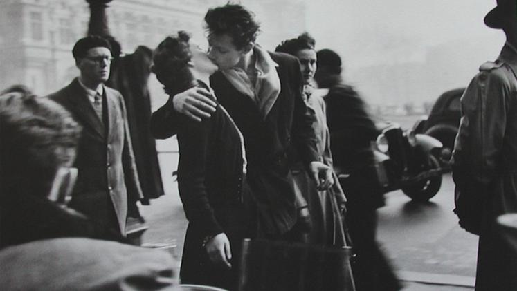 La celebre foto di Doisneau «Bacio all'Hotel de Ville» del 1950