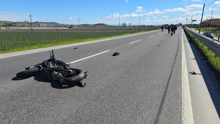 La moto del 41enne vittima dell'incidente avvenuto a Caldiero lungo la provinciale 38