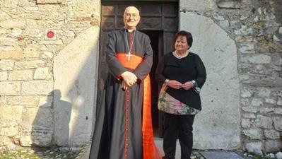 Mariuccia Ambrosini accoglie il Nunzio a San Pietro in Lamosa