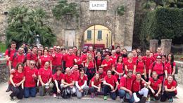 Il gruppo di camminatori da Verona a Lazise, in una passata edizione dell'iniziativa
