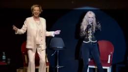 Letizia Moratti balla con Ivana Spagna all'evento di apertura della campagna elettorale per le Europee