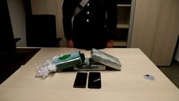 I tre panetti di cocaina sequestrati dai carabinieri di Caprino