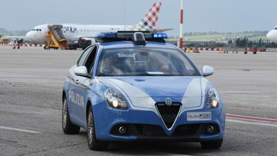 La polizia di frontiera all'aeroporto Catullo di Villafranca