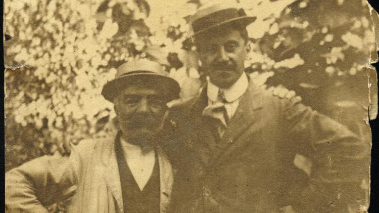 Emilio Salgari e Luigi Motta in una fotografia senza data, ora alla Biblioteca Civica di Verona 