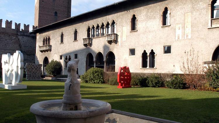 Il cortile di uno dei più frequentati musei veronesi, quello di Castelvecchio    