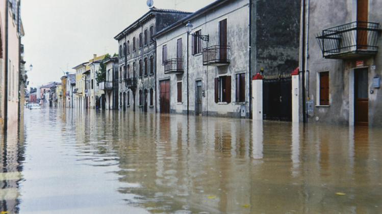 Alluvione a Soave causata dalla tracimazione del fiume Tramigna a novembre 2010. FOTO ARCHIVIO