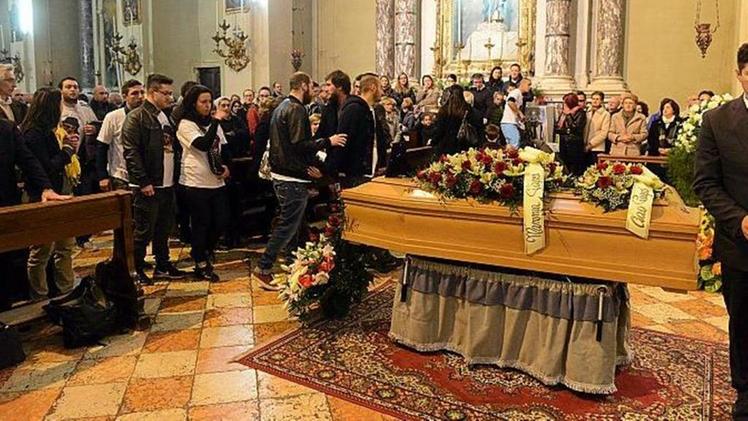 La chiesa di San Massimo gremita per il funerale di Zanetti MARCHIORI
