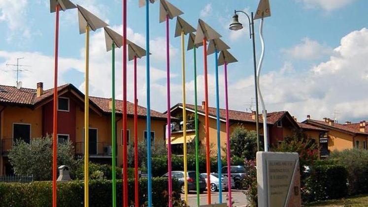 Il monumento a Piovezzano dedicato a Ceoletta FOTO PECORA