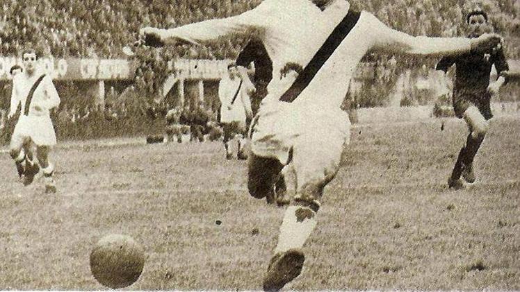Gino Pivatelli cannoniere nel Bologna: 105 gol in 196 partite in serie A. Capocannoniere del '55-'56