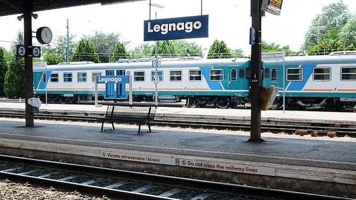 La stazione di Legnago dalla quale passa la linea Rovigo-Verona, quella che ha accumulato più ritardi