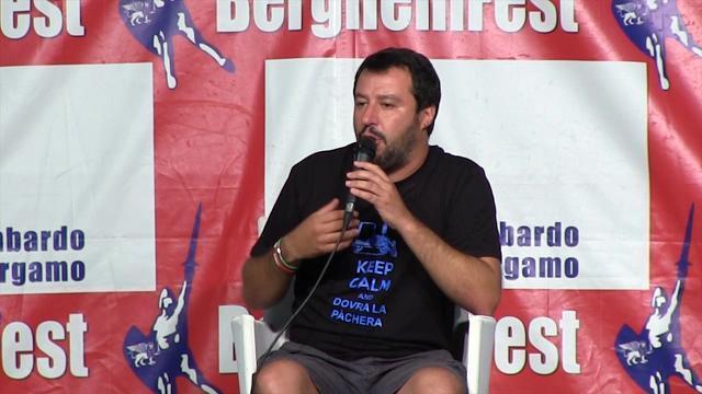 Salvini: "Non ho ancora incontrato Berlusconi, era impegnato con il calciomercato"