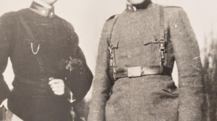 Gadda (a destra) con il fratello pilota Enrico morto nel 1918