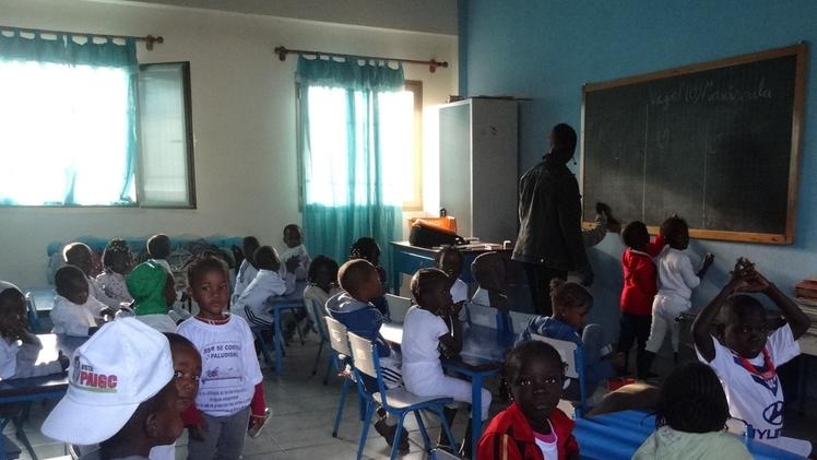 Bambini in un’aula del Centro nutrizionale in Guinea Bissau