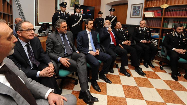 Il procuratore Schinaia e il pm Ottaviano con i vertici di polizia e carabinieri. DIENNE FOTO