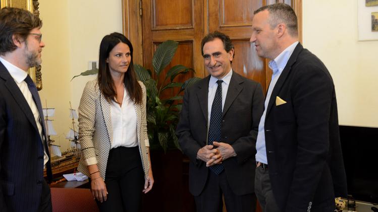 Carlo Fuortes in municipio con Francesco Girondini, Francesca Tartarotti e il sindaco Flavio Tosi (FOTO D'ARCHIVIO)
