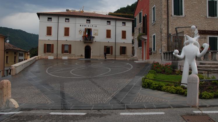 La piazza del municipio di Badia Calavena