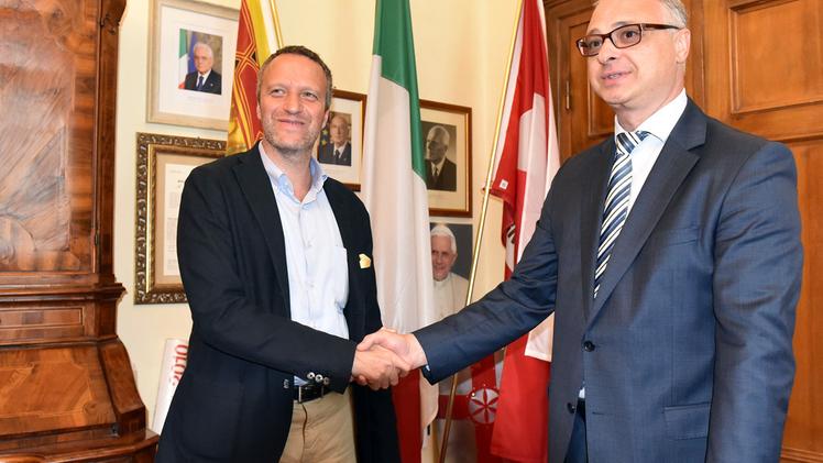 Il sindaco Tosi con l’ambasciatore Perelygin FOTO MARCHIORI